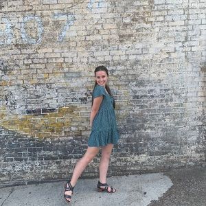 Meet your Posher, Lizzie